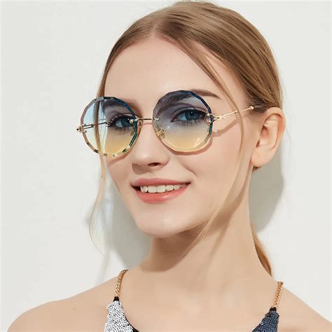 round frame sunglasses for women.